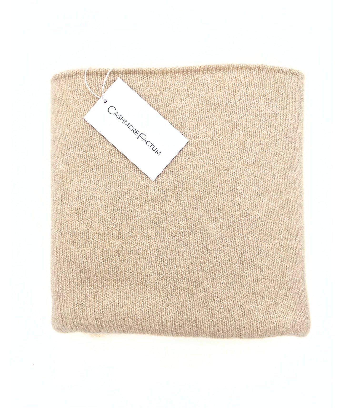 FlauschigerKaschmirschal_Beige_glattrechtsgestrickt