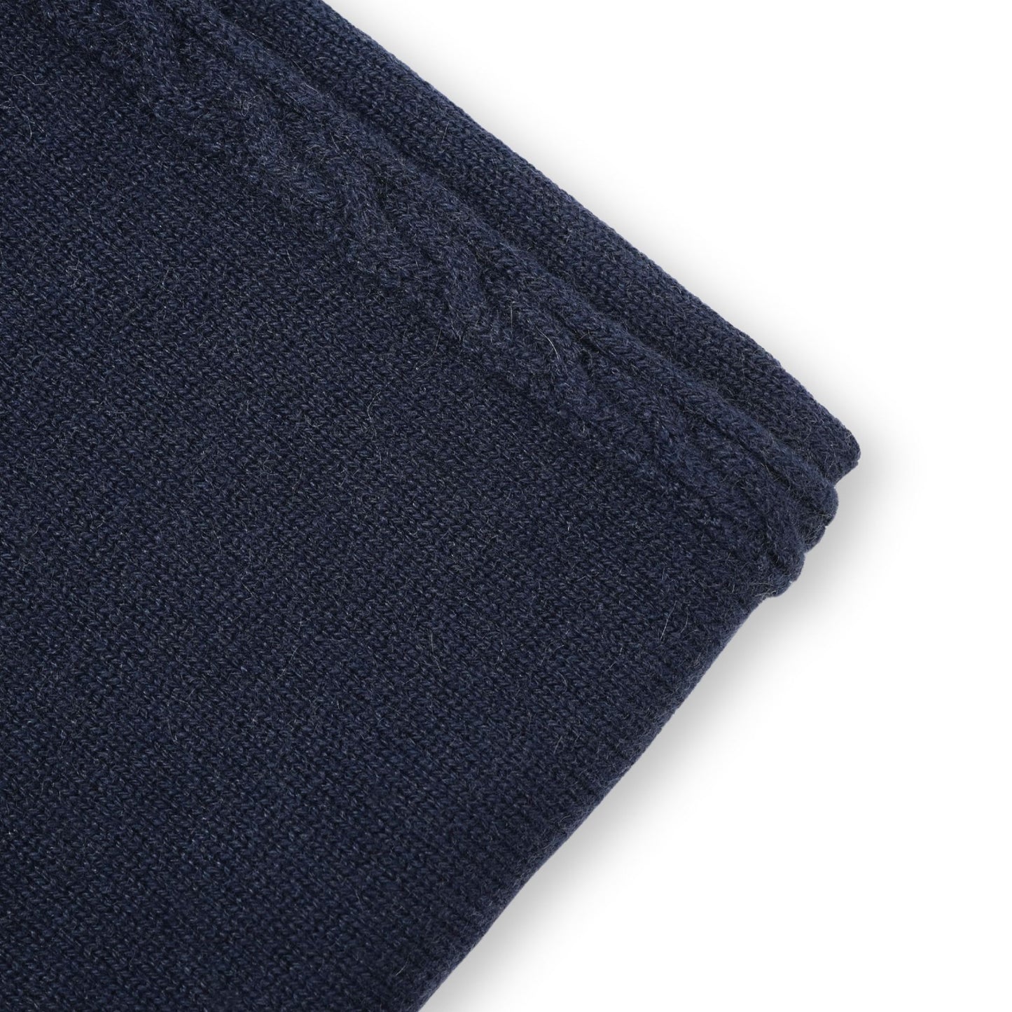 Detailfoto, Kaschmirdecke, Babydecke, Detail Zopfrand, 100 % Cashmere, 80 x 85 cm, Dunkelblau
